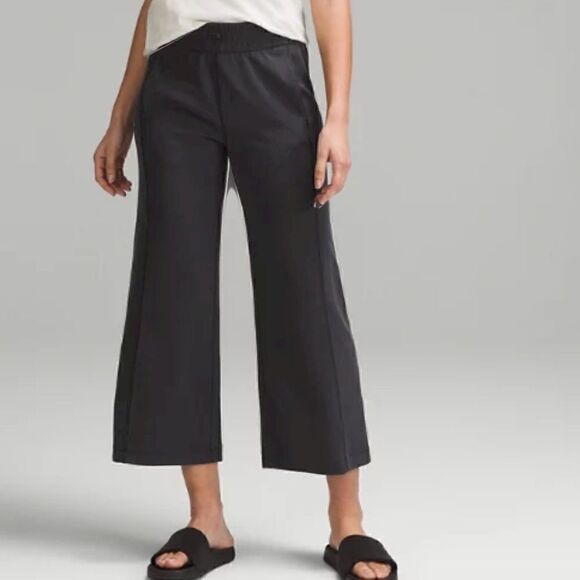 Lululemon Ribbed Softstreme Mid-Rise Wide-Leg Crop Pant 25" SOLD OUT Sz 14 Navy - Picture 6 of 16